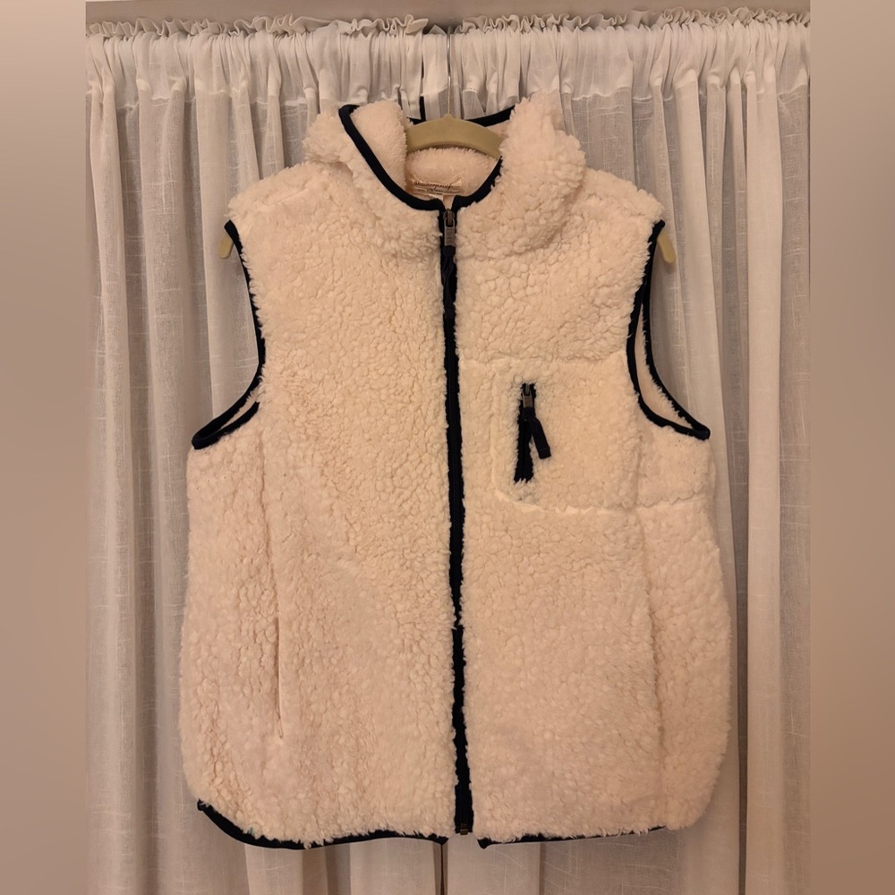 NWOT Weatherproof Cream Sherpa Vest with Navy Trim